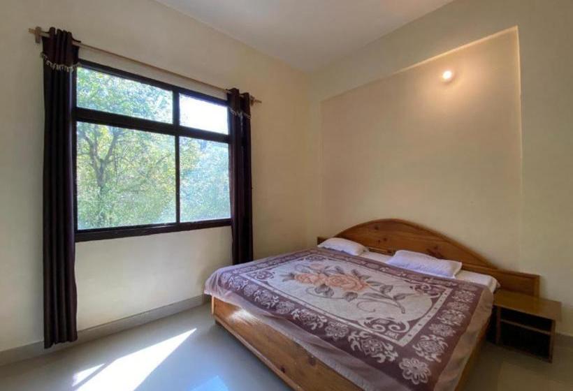 Goroomgo Kanara Hotel Bhimtal   Parking Facilities   Excellent Service