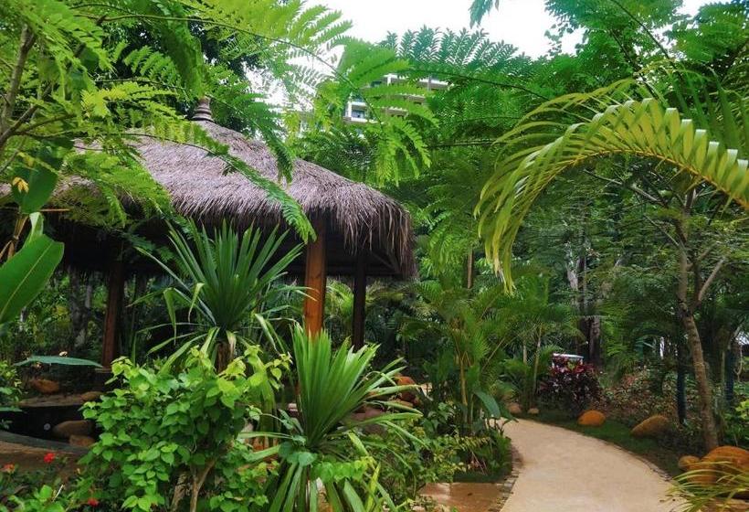 فندق Laniakea Hot Spring Resort