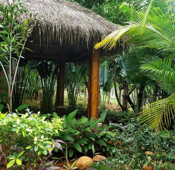 فندق Laniakea Hot Spring Resort