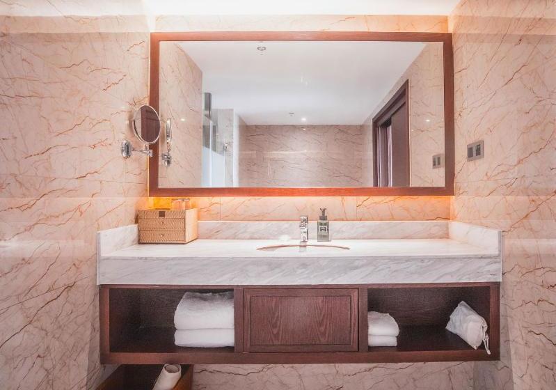 فندق Laniakea Hot Spring Resort