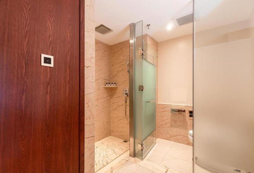 فندق Laniakea Hot Spring Resort