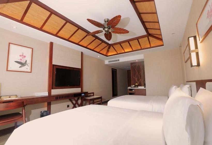 فندق Laniakea Hot Spring Resort