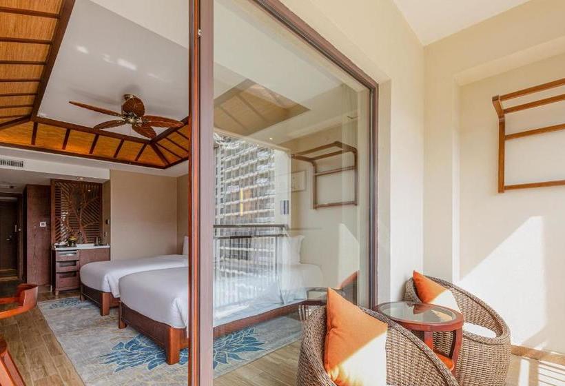 فندق Laniakea Hot Spring Resort