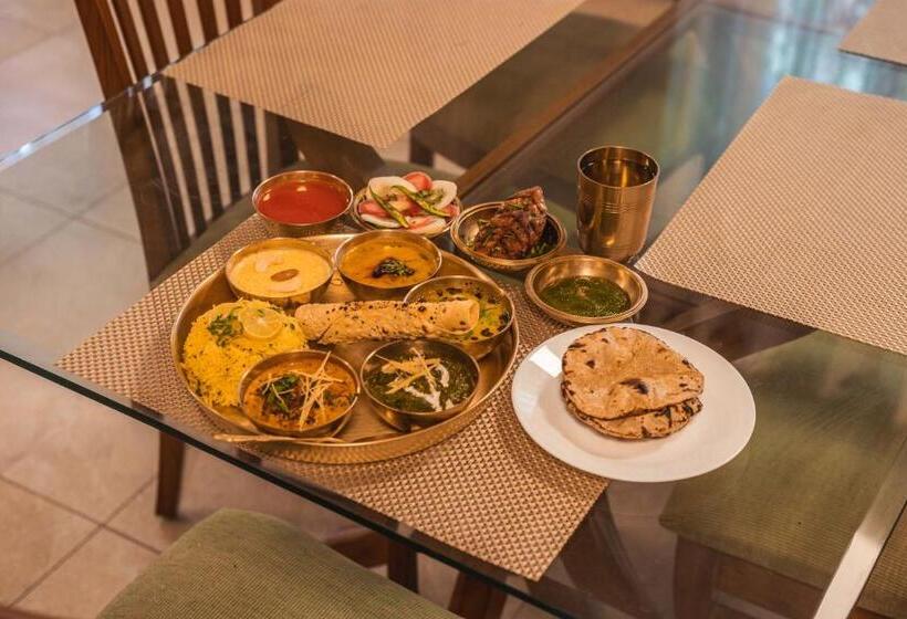 Отель Maharishi Ayurvedaboutique Wellness Retreat