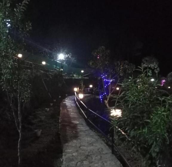 בית מלון כפרי Orchard Hill Retreat