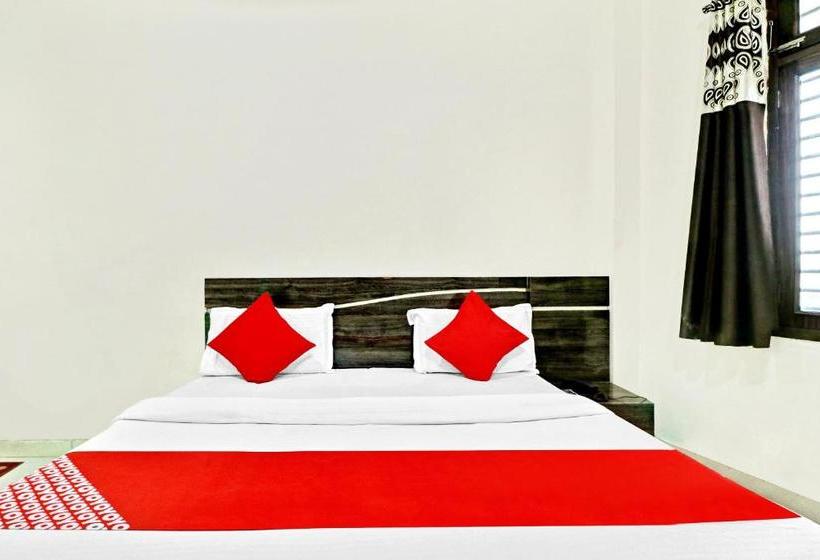 ホテル Oyo 82225  Anjani Palace