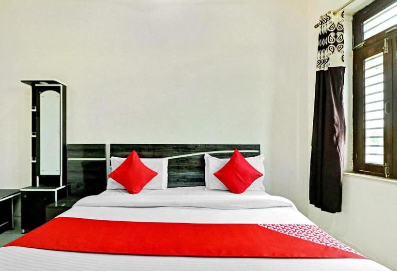 ホテル Oyo 82225  Anjani Palace