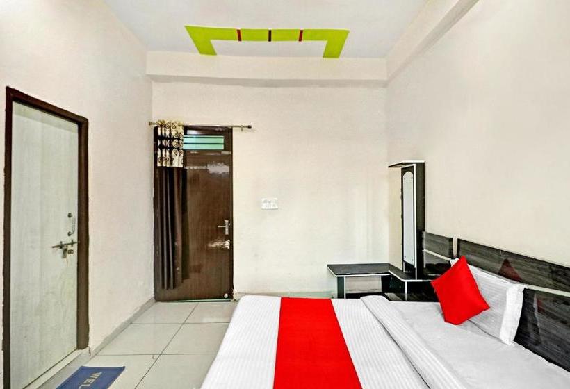 ホテル Oyo 82225  Anjani Palace