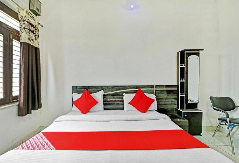 ホテル Oyo 82225  Anjani Palace