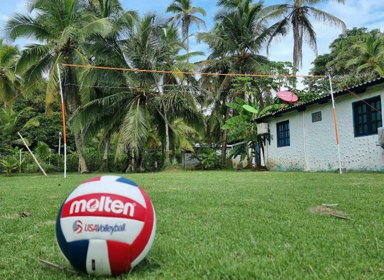 فندق Paradise Island Beach