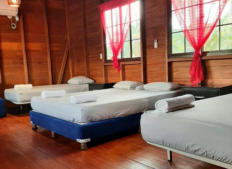 فندق Paradise Island Beach