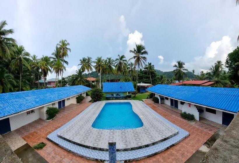 فندق Paradise Island Beach