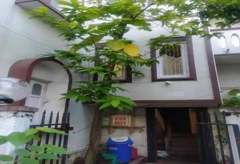 Hotel Pop 82016 Green House