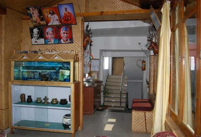 Отель Goroomgo Shivay Kausani