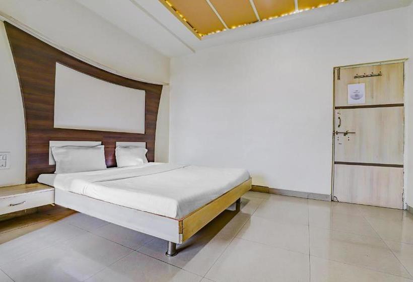 בית מלון כפרי Spot On 82058  A Square