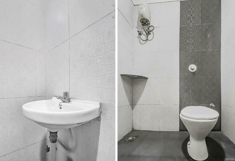 בית מלון כפרי Spot On 82058  A Square