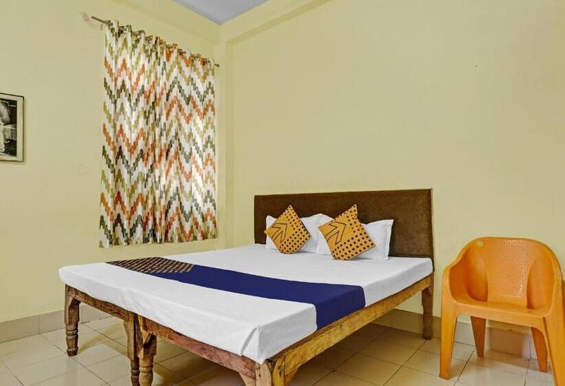 Отель Spot On 82139 Royal Guest House