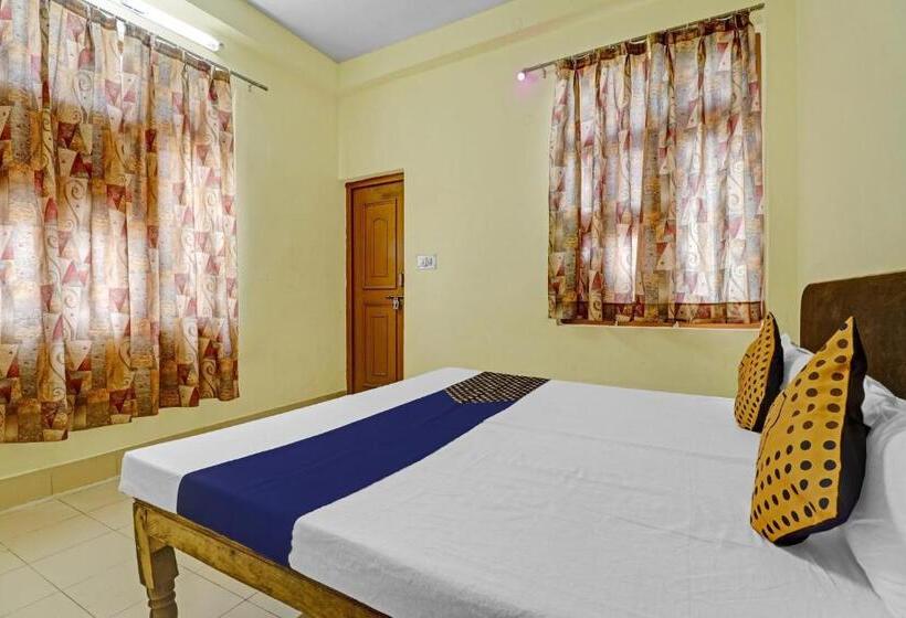 Отель Spot On 82139 Royal Guest House