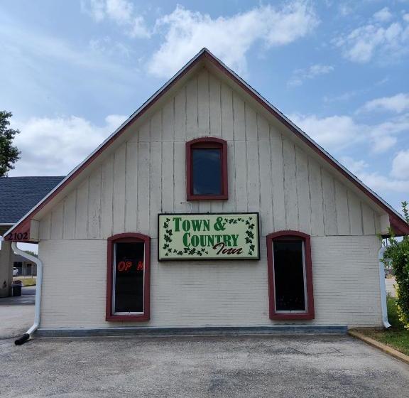 호텔 Town And Country Inn