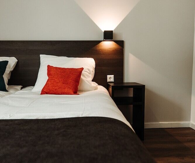 בית מלון כפרי Ux Amsterdam Airport