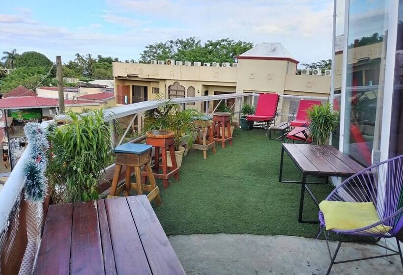 Nahualli Hostel Tamarindo