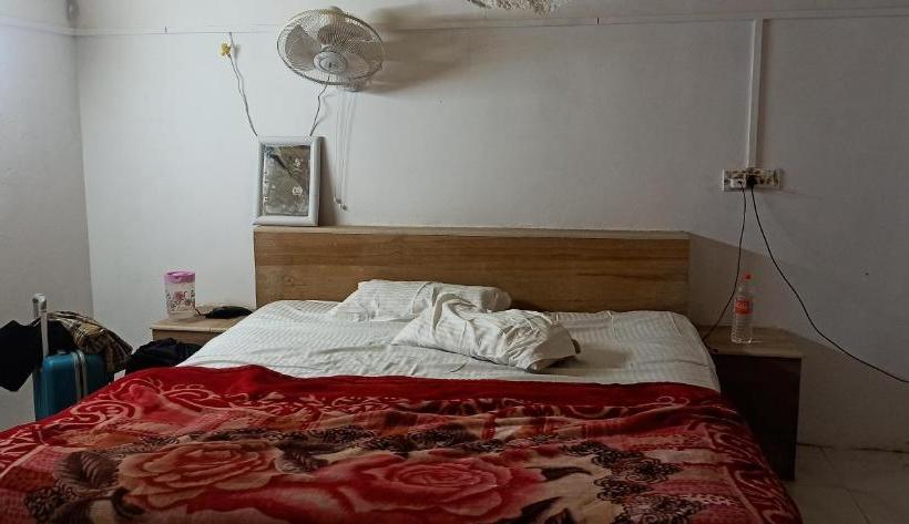 Пансион Garh Villa