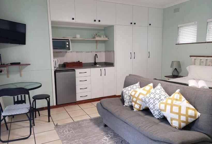 بنسيون Nonisands Guesthouse