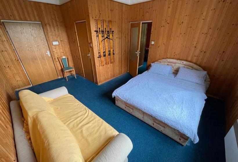 ユースホステル Penzion Hájenka