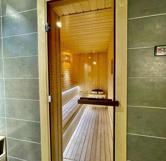 Alpha Plaza Hotel & Spa