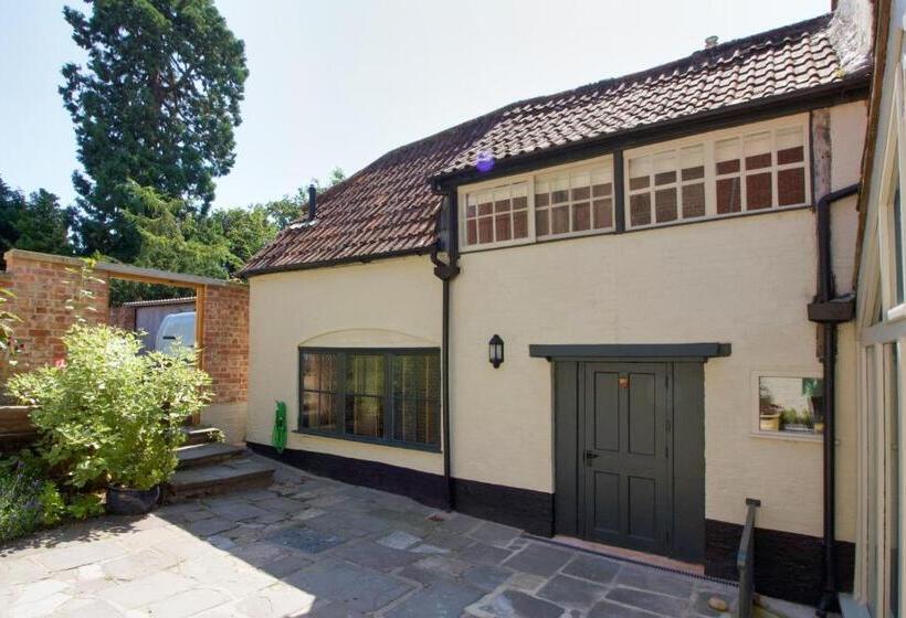 צימר The Green Parrot