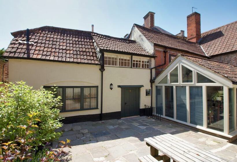 צימר The Green Parrot