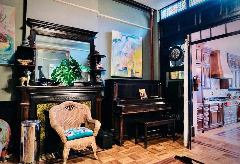 مبيت وإفطار Northern Lights Mansion