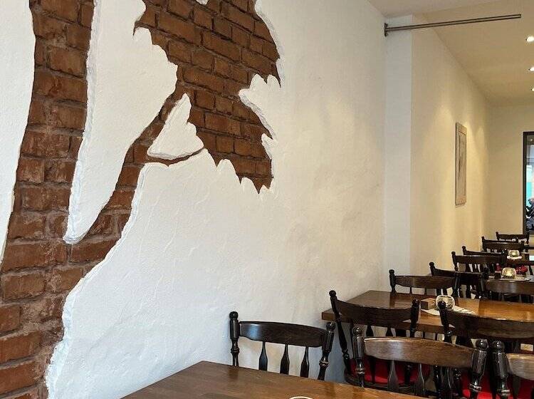 민박 Passage 84   Hotel & Café