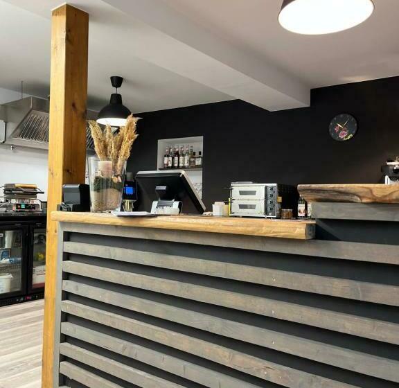 민박 Passage 84   Hotel & Café