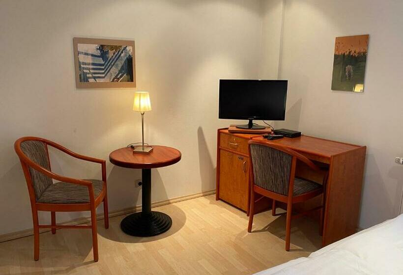 민박 Passage 84   Hotel & Café