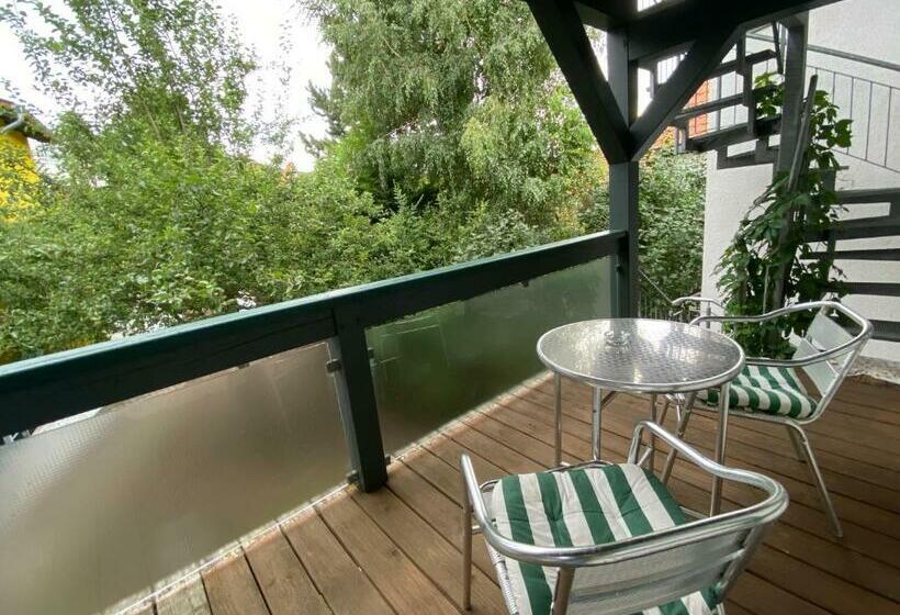 민박 Passage 84   Hotel & Café