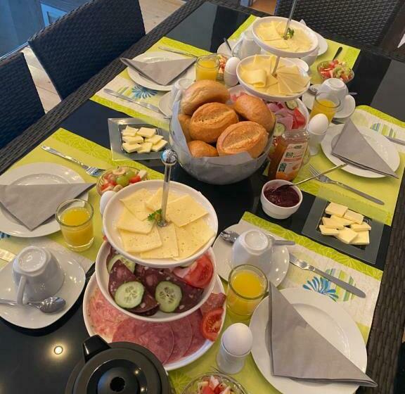 민박 Passage 84   Hotel & Café