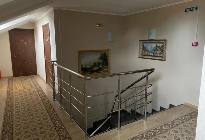 Hôtel гостинний маєток