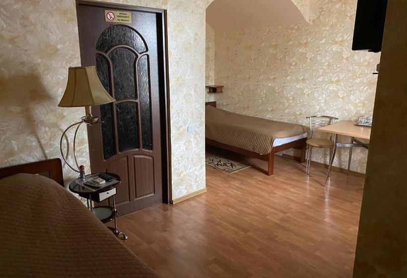 Hôtel гостинний маєток