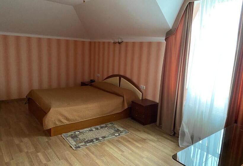 Hôtel гостинний маєток