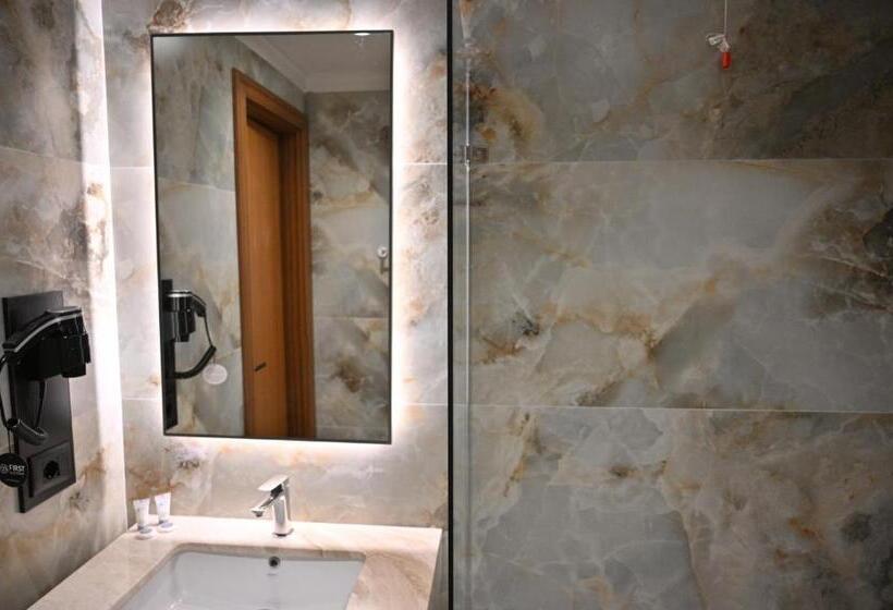 בית מלון כפרי Adria Palace