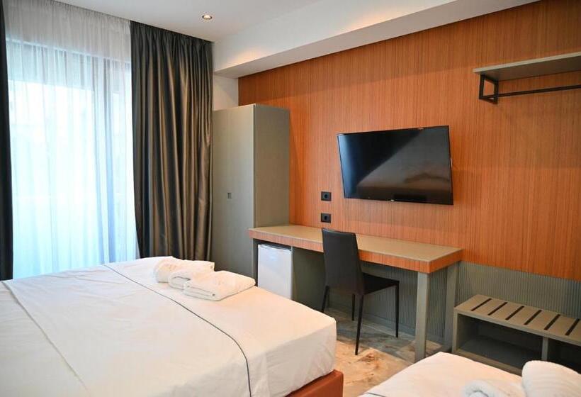 בית מלון כפרי Adria Palace