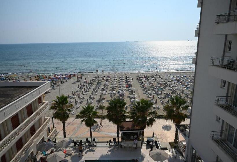 בית מלון כפרי Adria Palace