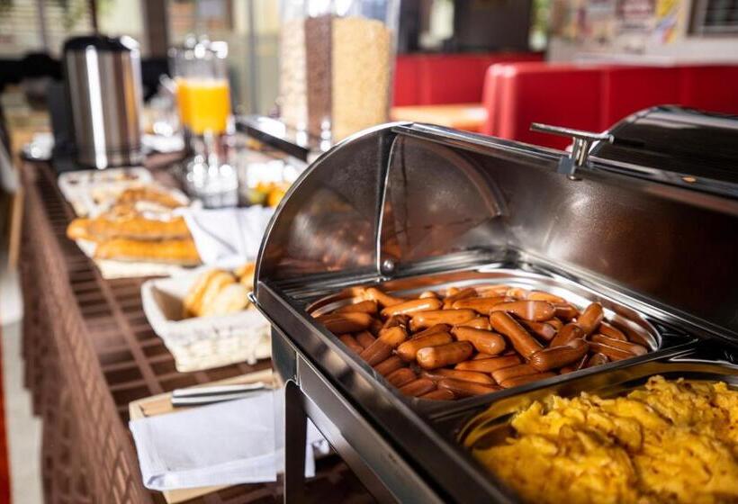 Отель Arena Deluxe & Spa