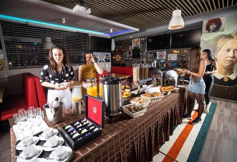 Отель Arena Deluxe & Spa