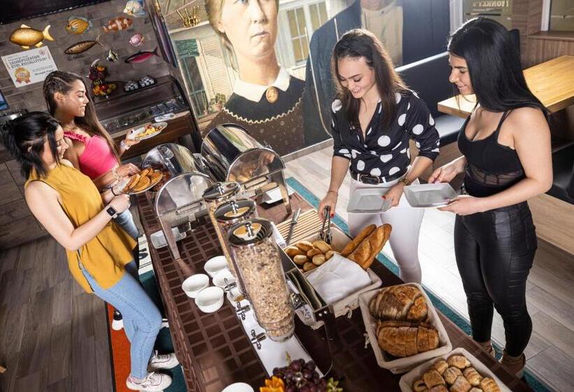 호텔 Arena Deluxe & Spa