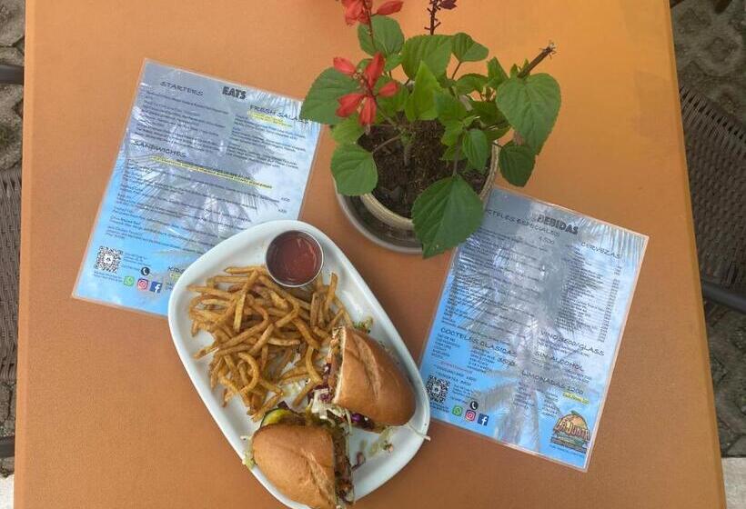 هتل Boutique Rooms At La Junta