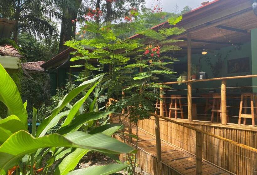 هتل Boutique Rooms At La Junta