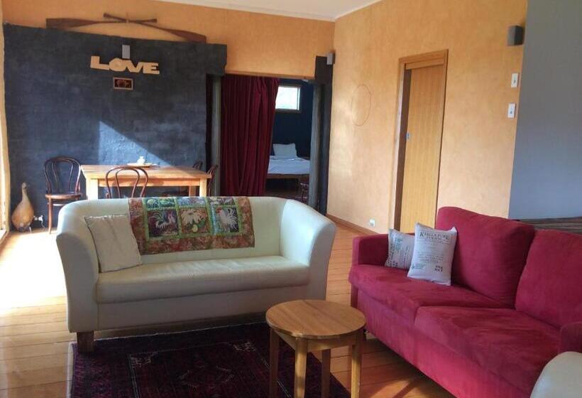 فندق Cherry Top Farmstay  Boutique Eco Village