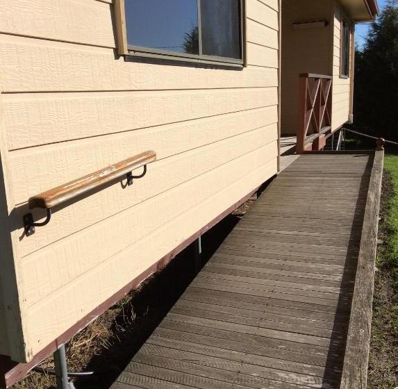 فندق Cherry Top Farmstay  Boutique Eco Village